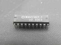 IC KM44C256CP-7 (20-Pin DIP)